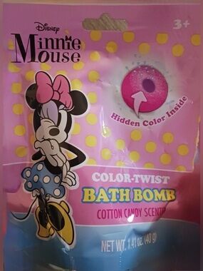 Disney Minnie Mouse Color-Twist Bath Bomb in Cotton Candy Scent